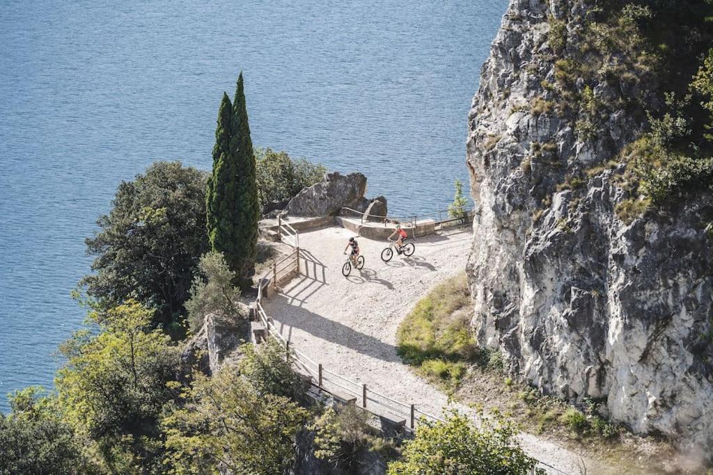 Me Ca - Appartamento Vacanze Riva del Garda Exterior photo