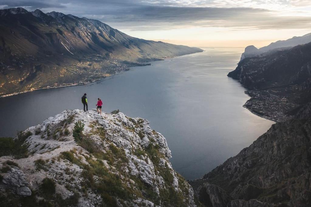 Me Ca - Appartamento Vacanze Riva del Garda Exterior photo